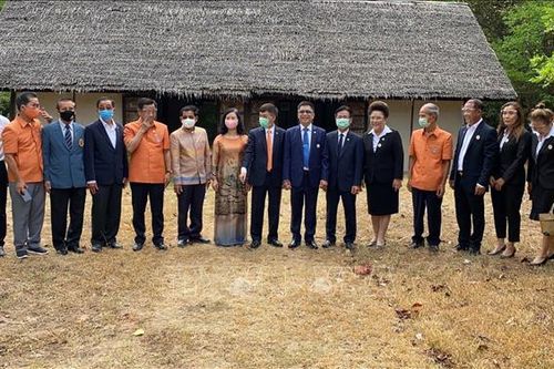 Các hoạt động kỷ niệm 130 năm ngày sinh Bác tại Lào và Thái Lan