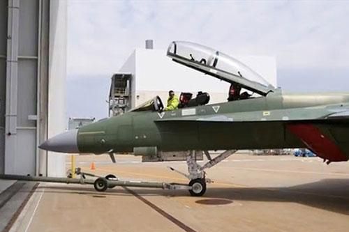 Mỹ ra mắt 'siêu ong bắp cày' đủ sức đối đầu với Su-57 Nga?