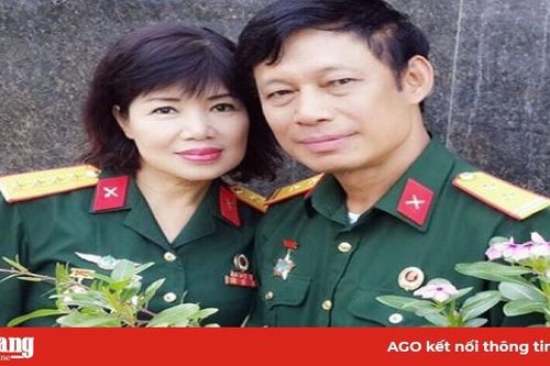 Chuyện người vợ hóa trang nghìn lần cho chồng đóng vai Bác Hồ