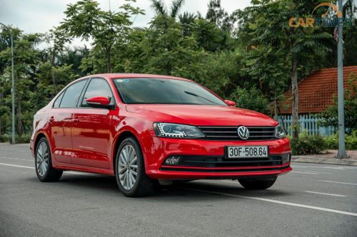 Volkswagen Jetta chạy lướt được rao bán, giá chỉ giá ngang Mazda3 2020