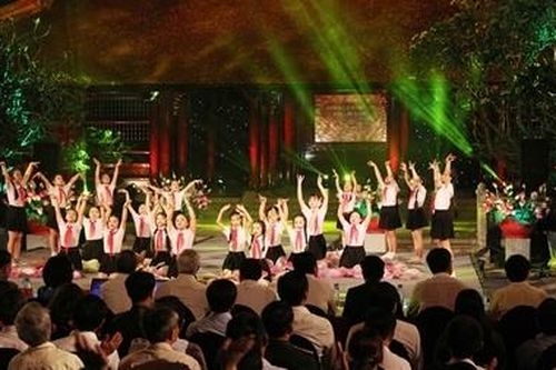 Thiêng liêng và xúc động cầu truyền hình 'Hồ Chí Minh – Sáng ngời ý chí Việt Nam'