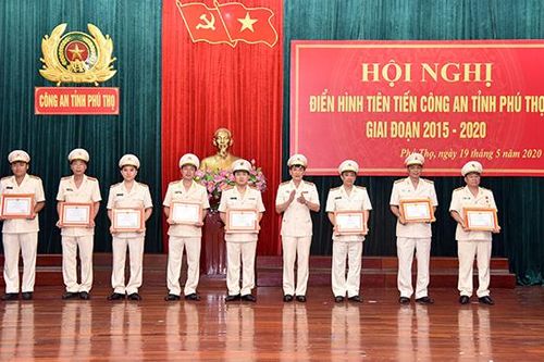 Công an tỉnh Phú Thọ tôn vinh các điển hình tiên tiến