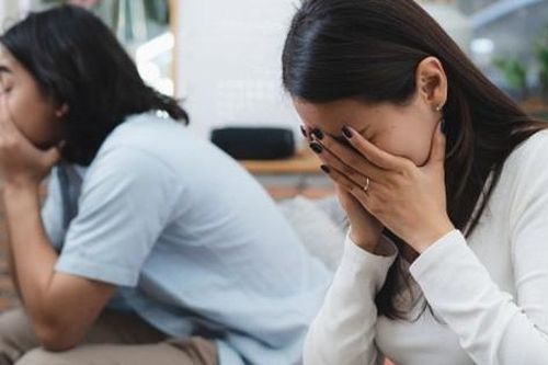 Tháng nào cũng đưa vợ 40 triệu mà đến khi hỏi thì vợ bảo không còn đồng nào, tôi nặng lời trách móc cô ấy cho đến khi biết sự thật thì ngớ người