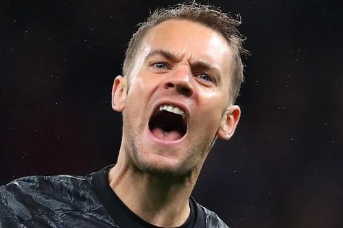 Neuer ký hợp đồng mới với Bayern sau nhiều rắc rối