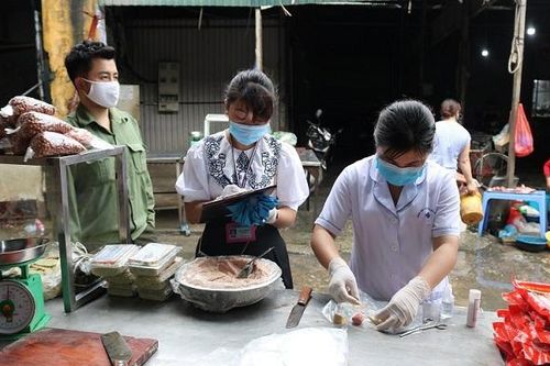 Nỗi lo an toàn thực phẩm ngày Hè