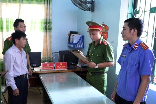 Lừa xin việc, chiếm đoạt gần 600 triệu đồng