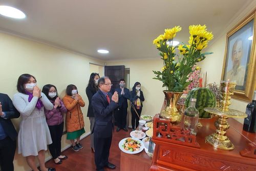 Đại sứ quán Việt Nam tại Chile tổ chức kỷ niệm 130 năm Ngày sinh Chủ tịch Hồ Chí Minh