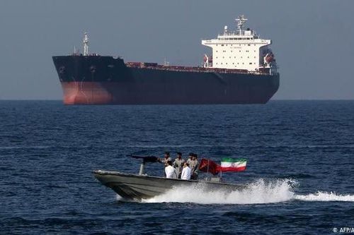 Mỹ vạch ranh giới ở vùng Vịnh, Iran phản ứng