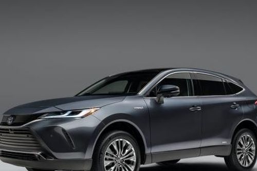 Toyota Venza 2021 được thay đổi thiết kế mới và trang bị tiện nghi hơn