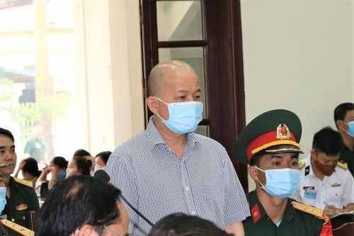 Út 'trọc' làm hư hỏng cán bộ cao cấp của quân đội