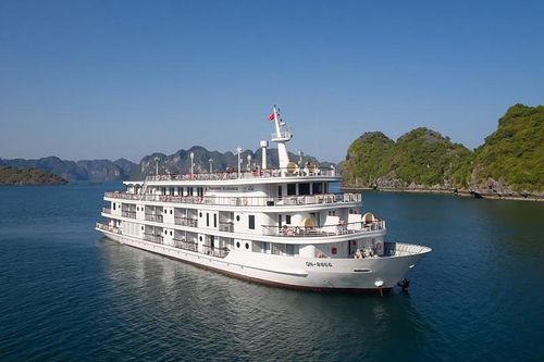 Du thuyền 5 sao trên vịnh Hạ Long đồng loạt giảm giá