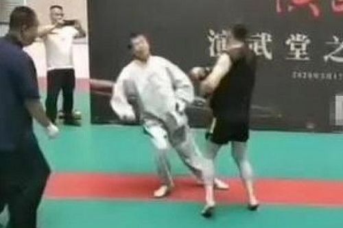 Bậc thầy thái cực quyền bị võ sĩ nghiệp dư MMA hạ gục ngất xỉu chỉ trong 30 giây