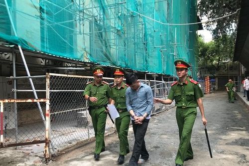 Lãnh án 7 năm tù vì tạt xăng, dọa đốt chủ quán cà phê