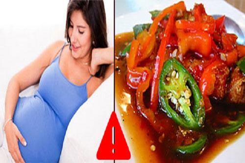 Mẹ bầu ăn cay hại như thế nào?