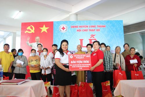 Vedan Việt Nam tặng 4 căn nhà và 50 phần quà cho các hộ nghèo khuyết tật ở Đồng Nai
