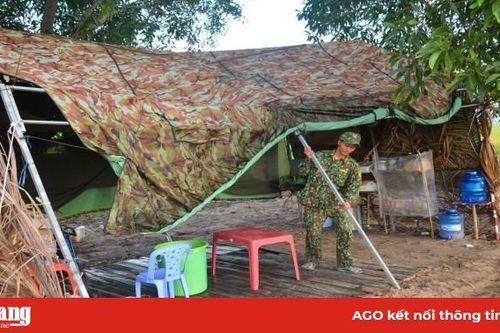 Thăm chốt canh biên giới mùa mưa