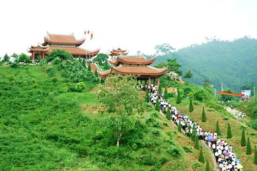 Một ngày tháng Năm Bác về Phú Đình