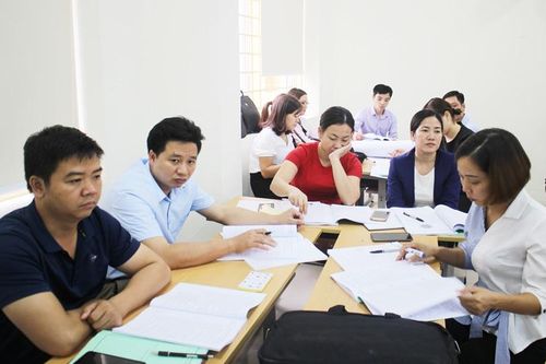 Hoàn tất chương trình chọn sách giáo khoa lớp 1