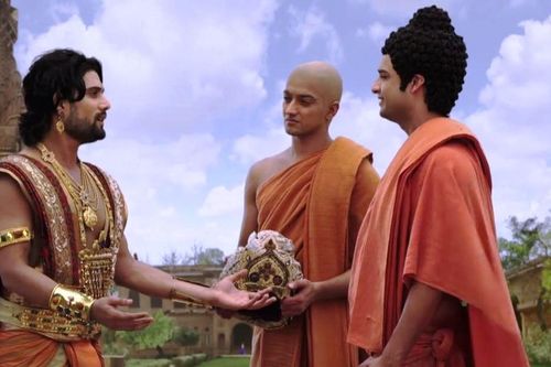 Vì sao Đức Phật vẫn còn tóc mà các Tỳ-kheo thì không?
