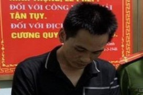 Bắt kẻ xông vào nhà vệ sinh dâm ô nữ sinh lớp 5
