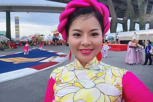 'Bông hồng lai' thành thạo 4 ngôn ngữ viết tiểu thuyết đầu tay kể mối tình cũ