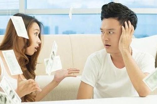 Ghen tỵ, nói xấu, 'dìm hàng' vợ khắp nơi chỉ vì vợ kiếm nhiều tiền hơn