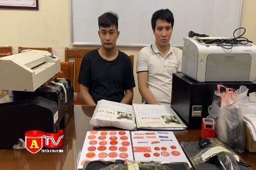Hà Nội: Triệt phá ổ nhóm sản xuất, mua bán con dấu giả với số lượng lớn