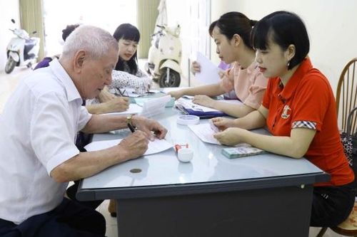 Đẩy nhanh tiến độ chi trả tiền hỗ trợ cho người dân gặp khó khăn do dịch COVID-19