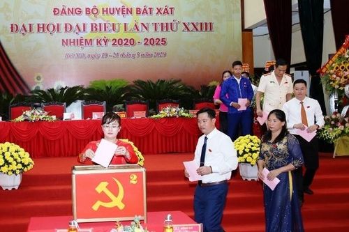 Đại hội điểm đảng bộ huyện ở Lào Cai