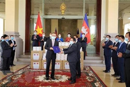Campuchia cảm ơn Quốc hội Việt Nam tặng quà phòng chống dịch