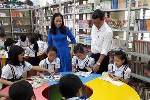 Chọn sách giáo khoa tại vùng khó: Liệu cơm gắp mắm