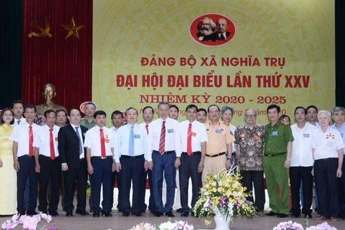 Đại tướng Tô Lâm: Xã Nghĩa Trụ phải 'phát huy thế mạnh, phát triển toàn diện'