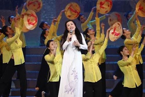 NSND Thu Hiền: Giọng hát vẫn cao vút, đầy nội lực ở tuổi 68