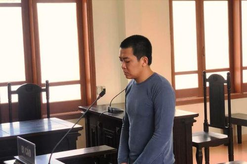 Chém chú họ vì bị khóa tay dẫn về khi đang nhậu