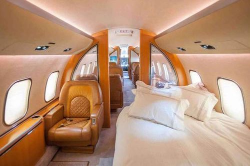 Ngắm 'cung điện bay' trị giá 1.900 tỷ của ông chủ Chelsea