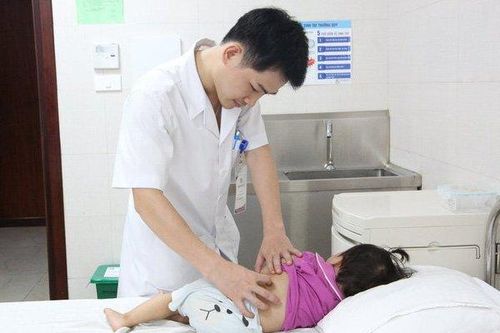 Bé gái 16 tháng tuổi ở Phú Thọ có 3 quả thận và 3 ống niệu quản