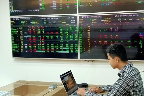 Sóng cổ phiếu bất động sản khu công nghiệp bắt nguồn từ đâu?