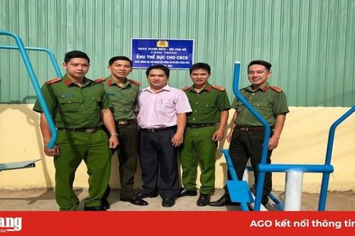 Đoàn Thanh niên và Hội Phụ nữ Công an Châu Phú thực hiện công trình 'Khu thể dục cho cán bộ, chiến sĩ'