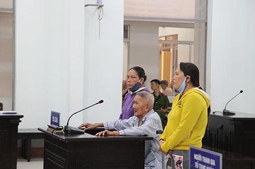Bác kháng cáo của gia đình lừa bán đất bằng sổ đỏ cũ