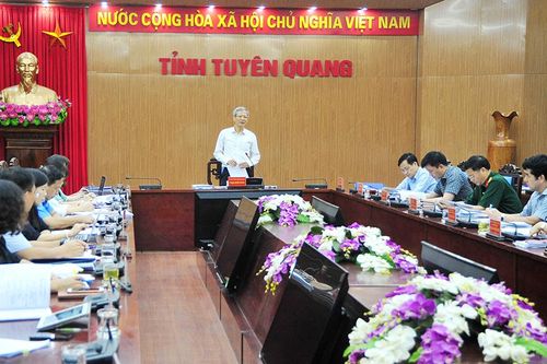 UBND tỉnh họp phiên thường kỳ tháng 5