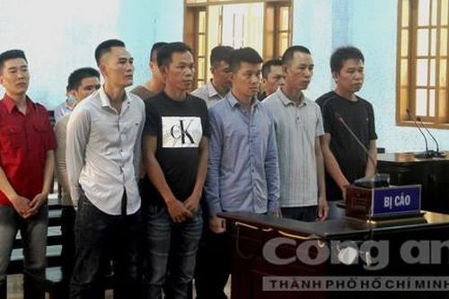 Xét xử vụ Hùng 'sida' chỉ đạo đàn em cướp xe gỗ