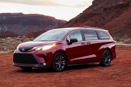 Toyota Sienna 2021 ra mắt với thiết kế táo bạo