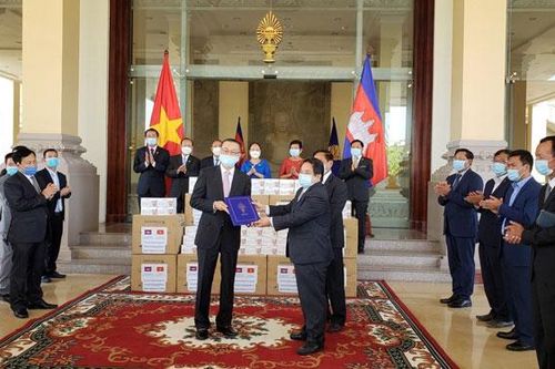 Campuchia cảm ơn Quốc hội Việt Nam tặng 30 nghìn khẩu trang phòng, chống dịch Covid-19