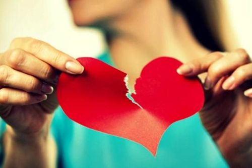 Chồng qua đời vì COVID-19, vợ mới phát hiện ra chồng có 'tiểu tam' suốt nhiều năm nay