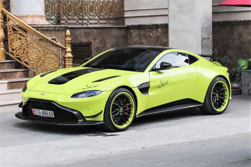 Aston Martin Vantage đầu tiên tại VN đổi diện mạo với bộ mâm hàng độc