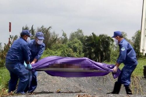 Thi thể thanh niên dưới kênh thủy lợi
