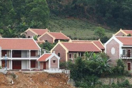Chủ tịch huyện Ba Vì bị kiểm điểm vì buông lỏng quản lý đất đai
