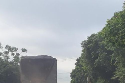 Xe quá tải, xe không biển số ngang nhiên hoạt động tại thành phố Uông Bí và thị xã Đông Triều