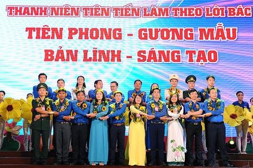Hơn 400 đại biểu dự Đại hội Thanh niên tiến tiến làm theo lời Bác lần thứ VI