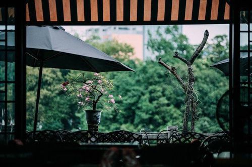 Trước ngày cưới, bạn trai cũ xuất hiện, đòi tiền 'đền bù tuổi xuân'